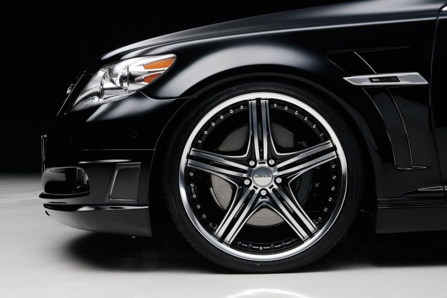  Lexus LS600h Executive Line by Wald 2010 года  (фото 17 из 81)